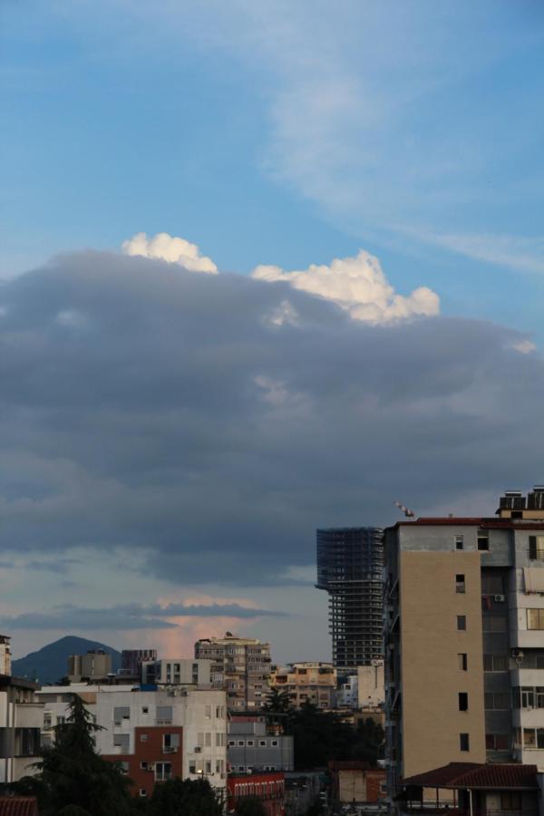 Cozy Big Apartment With Balcony Tirana Exterior foto